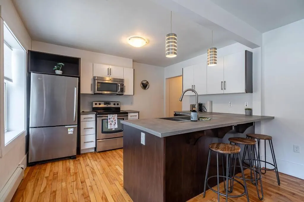 Apartment Gorgeous & Sunny Executive Suite #102 Halifax