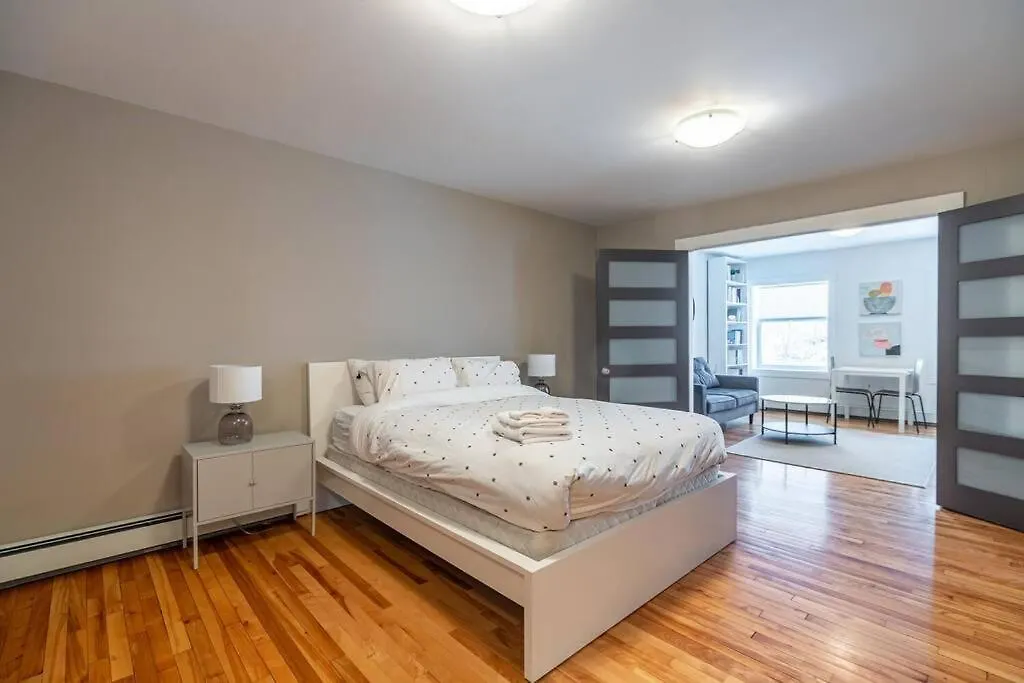 Gorgeous & Sunny Executive Suite #102 Halifax 0*,